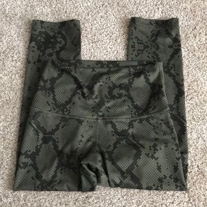 lululemon wunder under crops